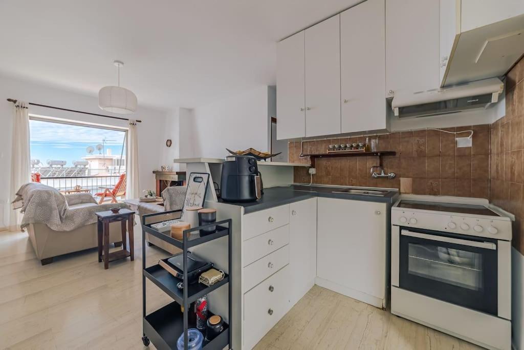 Seaside Escape Apartment Saronida Zewnętrze zdjęcie